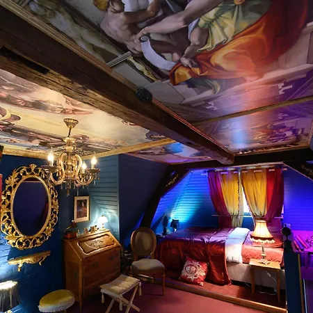 Capsule Baroque * Монс