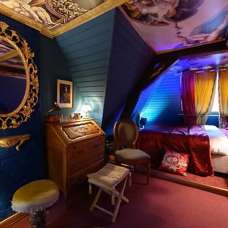 Capsule Baroque Apartamento