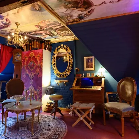 Capsule Baroque * Mons