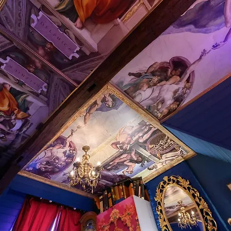 Capsule Baroque Апартаменты Монс