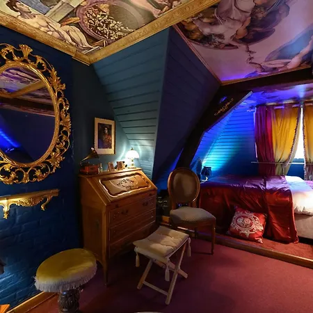 Capsule Baroque * Монс