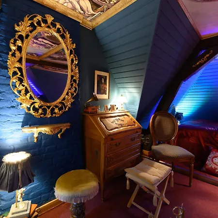 Capsule Baroque Apartamento Mons