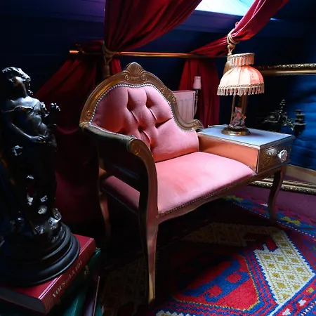 Capsule Baroque Mons